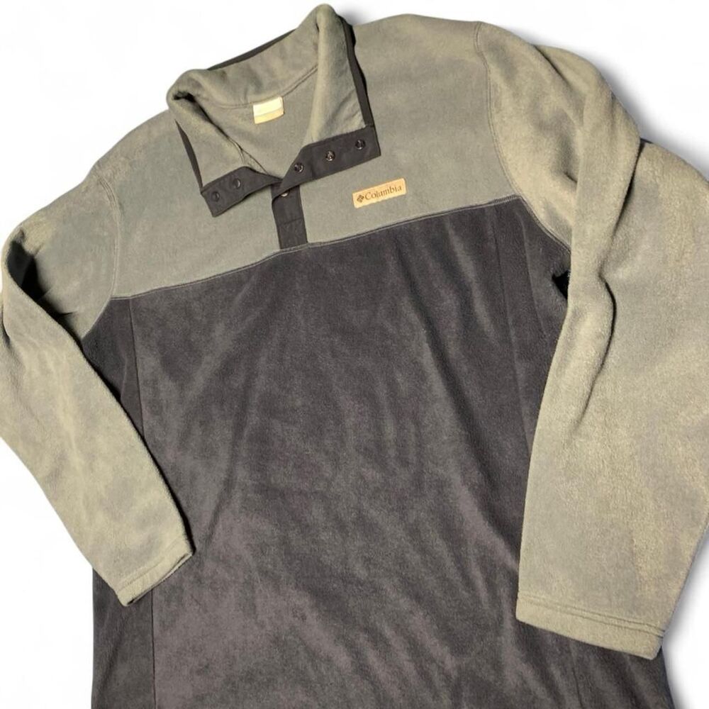 Columbia  blue 2 tone  fleece pullover with button collar Size XXL